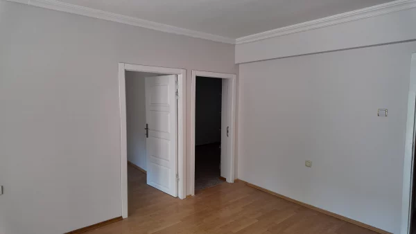MALTEPE' DE MERKEZİ KONUMDA  BAHÇELİ 2+1 KİRALIK - Görsel 8