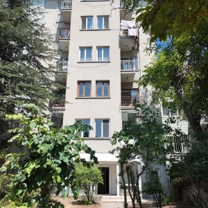 MALTEPE' DE MERKEZİ KONUMDA  BAHÇELİ 2+1 KİRALIK