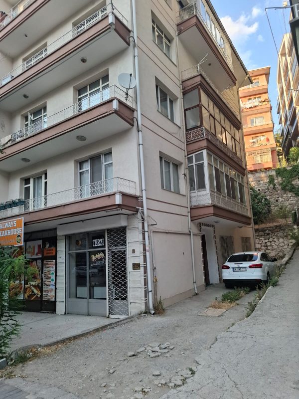 LİBYA CADDESİ  3+1  TEMİZ YAPILI DAİRE