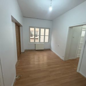NECATİBEY CADDESİNDE 2+1 BOYALI BAKIMLI KİRALIK DAİRE