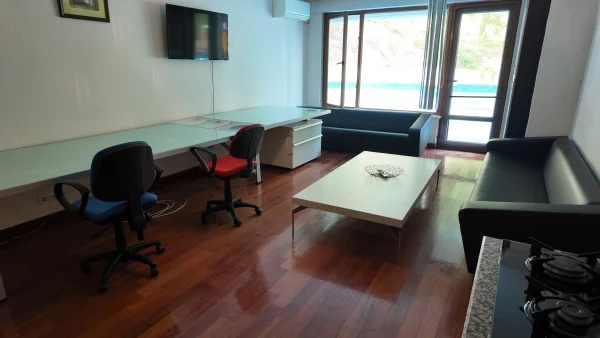 YILDIZEVLER MAHALLESİNDE TERASLI EŞYALI LÜKS 1+1 DAİRE - Görsel 6