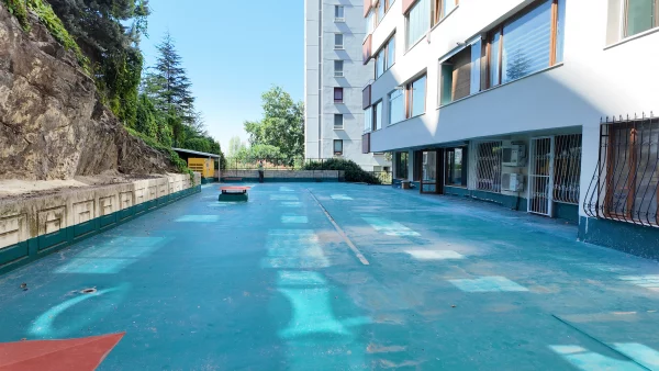 YILDIZEVLER MAHALLESİNDE TERASLI EŞYALI LÜKS 1+1 DAİRE - Görsel 21