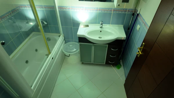 YILDIZEVLER MAHALLESİNDE TERASLI EŞYALI LÜKS 1+1 DAİRE - Görsel 27