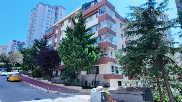 YILDIZEVLER MAHALLESİNDE TERASLI EŞYALI LÜKS 1+1 DAİRE - Görsel 32