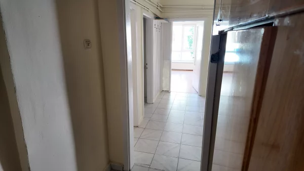 TALATPAŞA BULARI' NDA MERKEZİ KONUMLU TERASLI 2+1 DAİRE - Görsel 3
