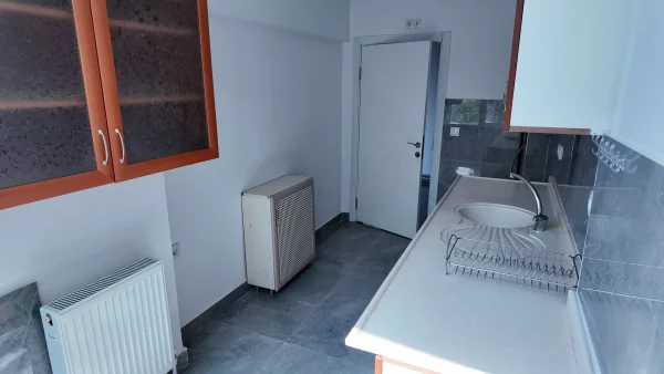 İLKER CADDESİ ÜZERİNDE BAKIMLI KATTA OTURUMA HAZIR 3+1 KİRALIK DAİRE - Görsel 12