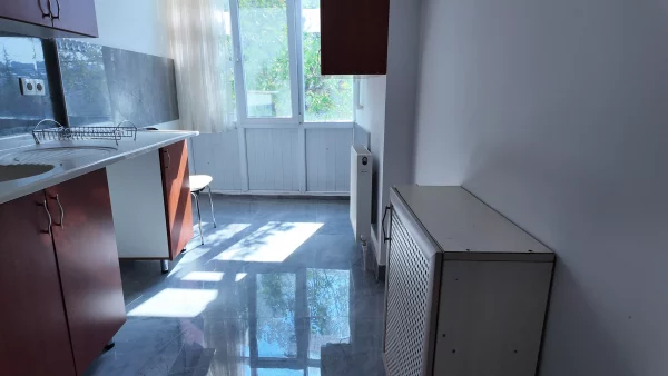 İLKER CADDESİ ÜZERİNDE BAKIMLI KATTA OTURUMA HAZIR 3+1 KİRALIK DAİRE - Görsel 13