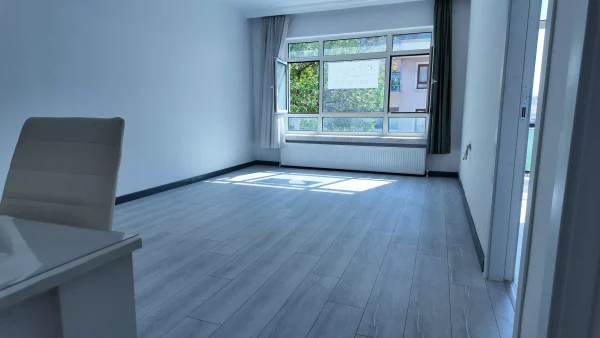 İLKER CADDESİ ÜZERİNDE BAKIMLI KATTA OTURUMA HAZIR 3+1 KİRALIK DAİRE