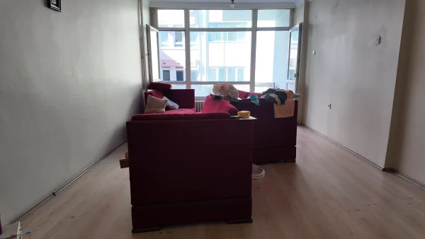 KIZILAY HATAY SOKAKTA ASANSÖRLÜ 3+1 BAKIMLI DAİRE HEMEN TAŞININ - Görsel 13