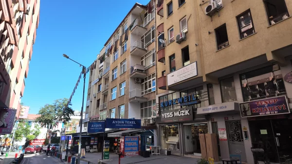 KIZILAY HATAY SOKAKTA ASANSÖRLÜ 3+1 BAKIMLI DAİRE HEMEN TAŞININ - Görsel 36