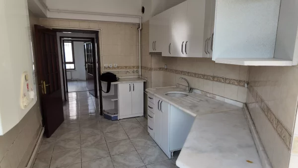 TAURUS AVM’YE YAKIN İDARECİLER SİTESİNDE BAKIMLI 3+1 KİRALIK DAİRE - Görsel 36