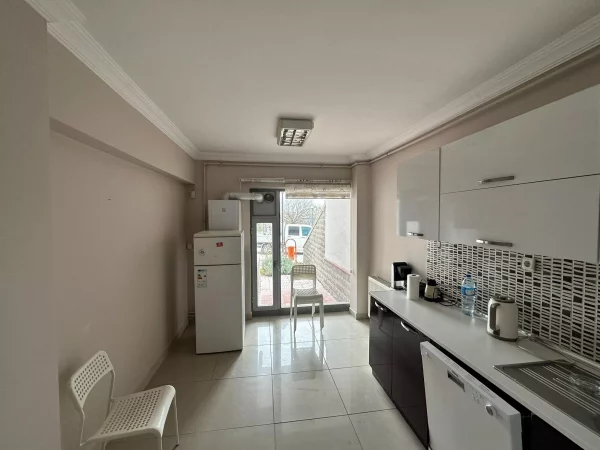 YEŞİLPARK EVLERİ SİTESİNDE 140M2 BAHÇE KULLANIMLI FIRSAT DAİRE - Görsel 4