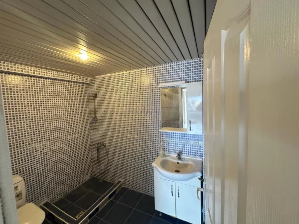 YEŞİLPARK EVLERİ SİTESİNDE 140M2 BAHÇE KULLANIMLI FIRSAT DAİRE - Görsel 11