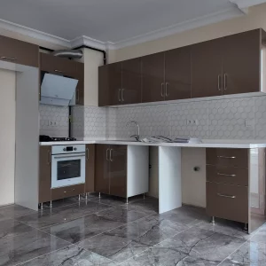 LİBYA CADDESİNDE YENİ BİNADA 4+1  BALKONLU OTOPARKLI DAİRE