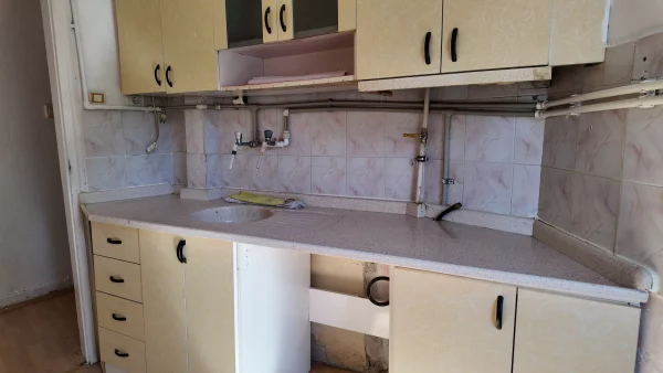 KURTULUŞ' TA KOLEJ' E 15 DAKİKA ARA KATTA GÜNEY CEPHE 2+1 KOMBİLİ DAİRE - Görsel 5