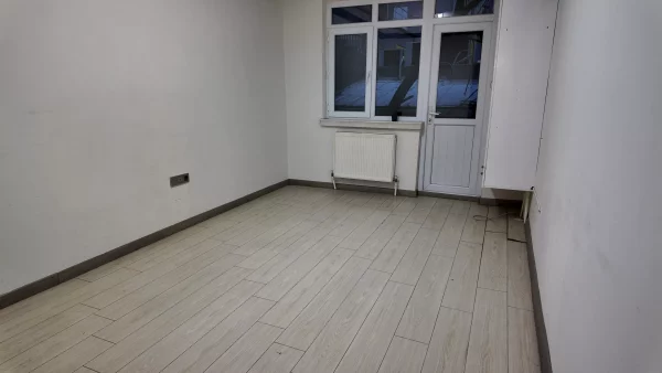 KARANFİL SOKAK' TA YAPILI BAKIMLI ARA KATTA IŞIKLANDIRMALI 3 BALKONLU 3+1 DAİRE - Görsel 8