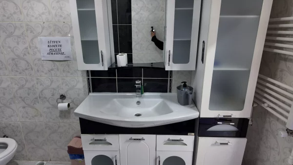 KARANFİL SOKAK' TA YAPILI BAKIMLI ARA KATTA IŞIKLANDIRMALI 3 BALKONLU 3+1 DAİRE - Görsel 24
