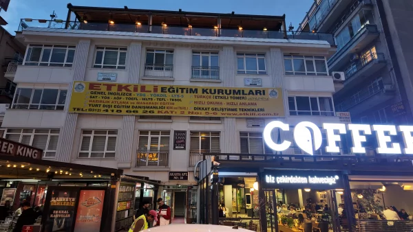 KARANFİL SOKAK' TA YAPILI BAKIMLI ARA KATTA IŞIKLANDIRMALI 3 BALKONLU 3+1 DAİRE - Görsel 39