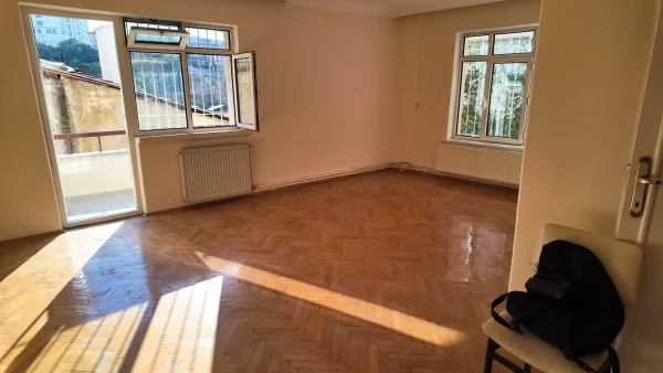 İLERİ MAHALLESİNDE MERKEZİ KONUMDA FERAH VE KULLANIŞLI 3+1 DAİRE - Görsel 5