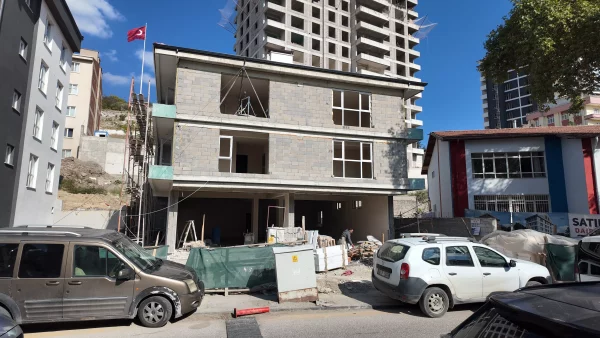 KURUMSALA KIBRIS CADDESİ'NDE 140 m² ÖN OTOPARKLI KİRALIK İŞ YERİ - Görsel 15