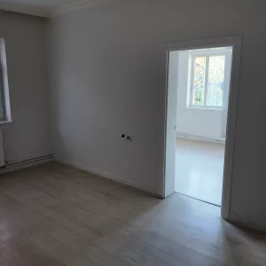 KOLEJDE KIZILAYA 10 DK BAHÇELİ KOMBİLİ MERKEZİ YERDE 3+1 DAİRE