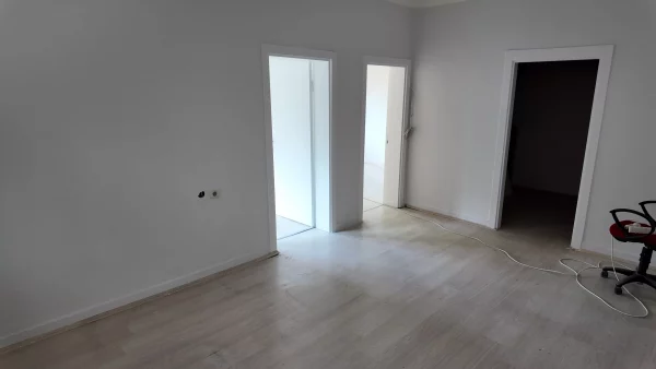 KOLEJDE KIZILAYA 10 DK BAHÇELİ KOMBİLİ MERKEZİ YERDE 3+1 DAİRE - Görsel 3