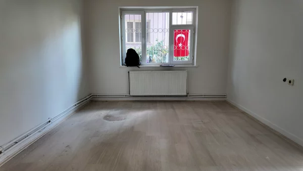 KOLEJDE KIZILAYA 10 DK BAHÇELİ KOMBİLİ MERKEZİ YERDE 3+1 DAİRE - Görsel 6