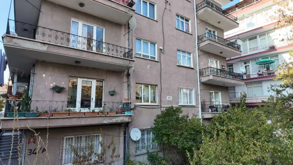 KOLEJDE KIZILAYA 10 DK BAHÇELİ KOMBİLİ MERKEZİ YERDE 3+1 DAİRE - Görsel 44