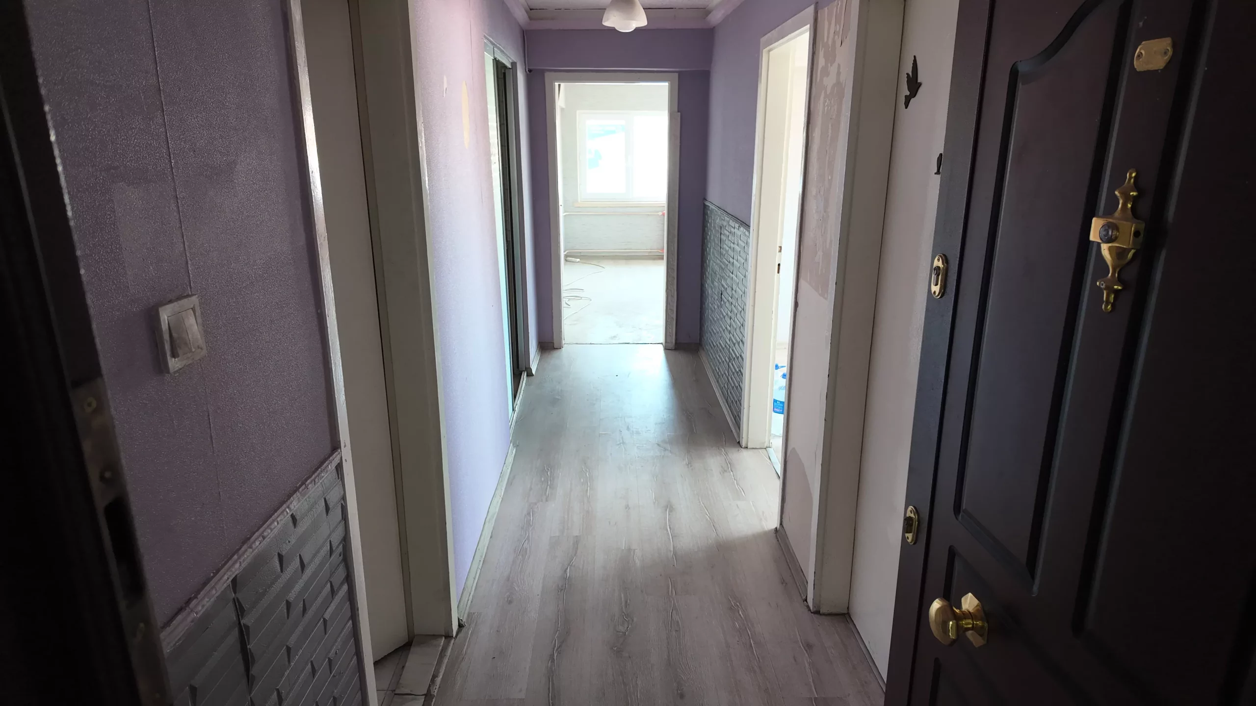 GMK BULVARI ÜZERİNDE 7.KAT ÇİFT ASANSÖRLÜ YANGIN MERDİVENLİ OTOPARKLI 2+1 KONUTA UYGUN SATILIK - Görsel 2