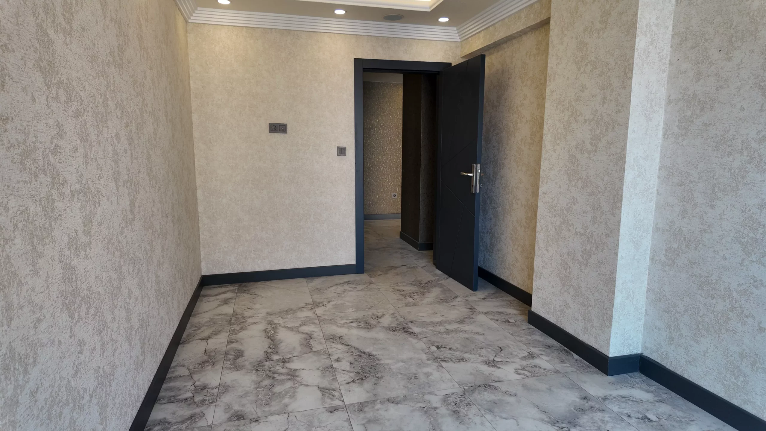 KIZILAY SÜMER 1 SOKAK'TA 165 m² ASANSÖRLÜ FUL YAPILI LÜKS 4+1 SATILIK DAİRE - Görsel 8