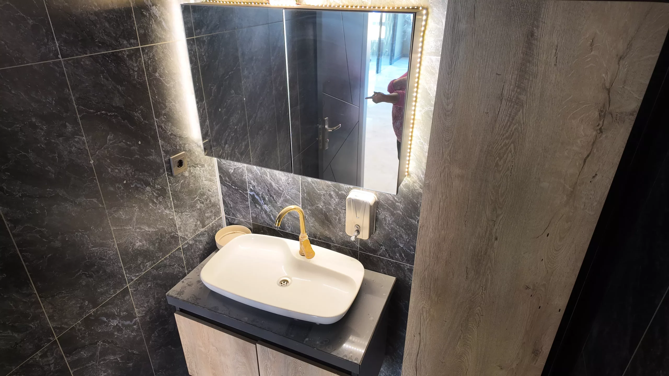 KIZILAY SÜMER 1 SOKAK'TA 165 m² ASANSÖRLÜ FUL YAPILI LÜKS 4+1 SATILIK DAİRE - Görsel 24