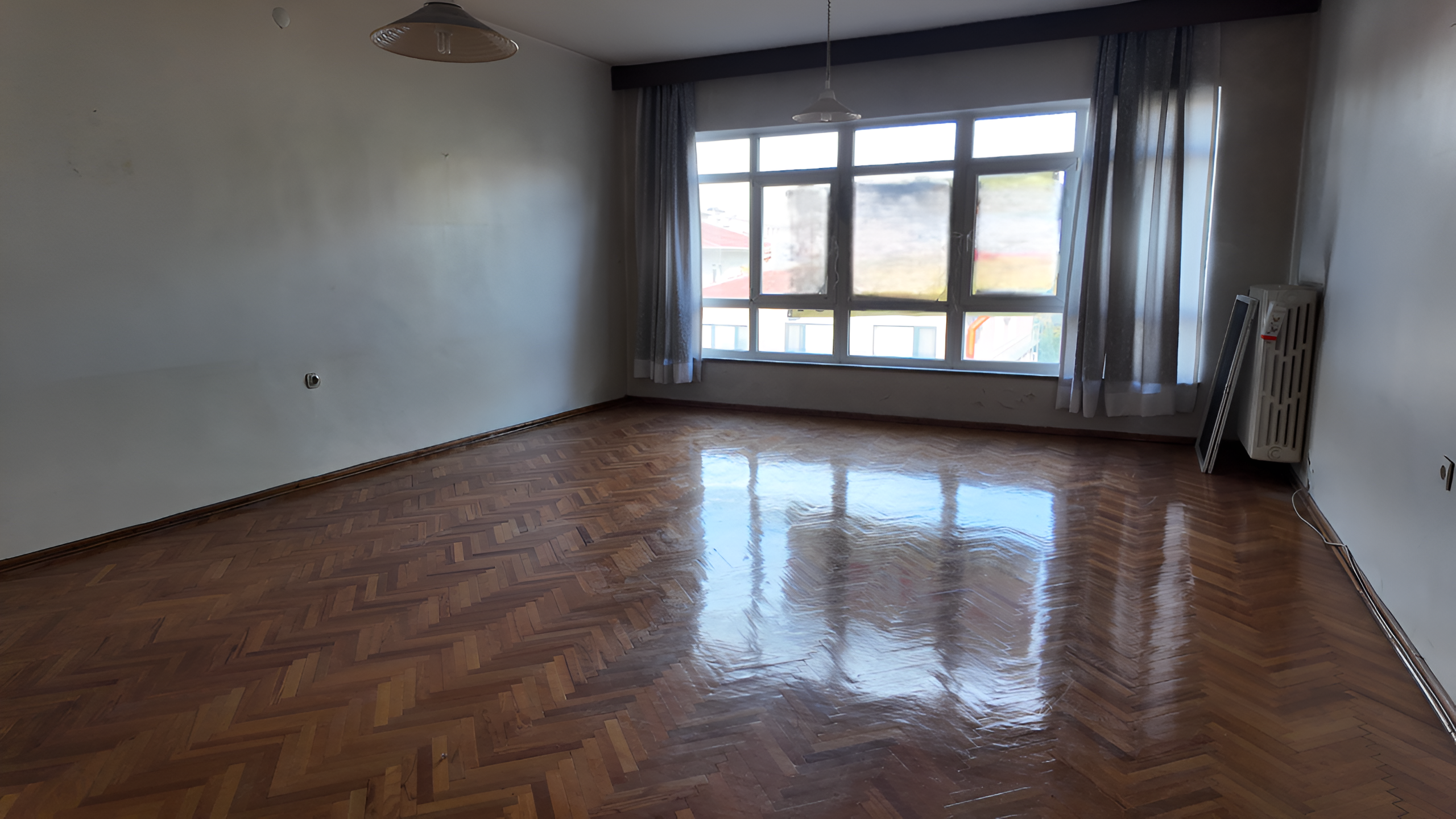 ATAÇ 2 SOKAK'TA ASANSÖRLÜ OTOPARKLI ÖN CEPHEDE FERAH 3+1 ARA KAT DAİRE - Görsel 5