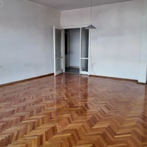 ATAÇ 2 SOKAK'TA ASANSÖRLÜ OTOPARKLI ÖN CEPHEDE FERAH 3+1 ARA KAT DAİRE