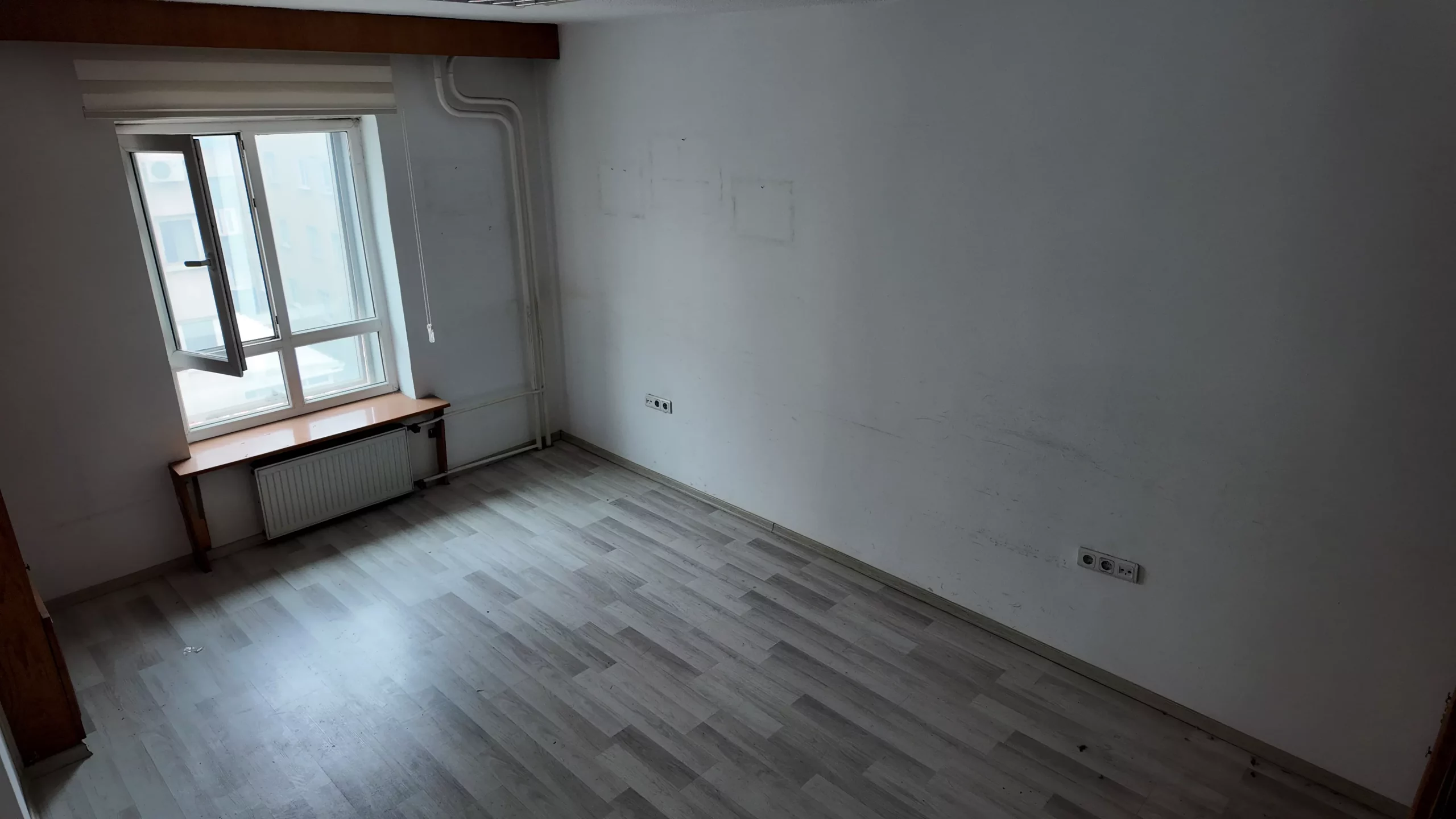 KORKUT REİS'TE METRONUN DİBİNDE 4.KAT ÇİFT ASANSÖRLÜ 2+1 SATILIK DAİRE - Görsel 8