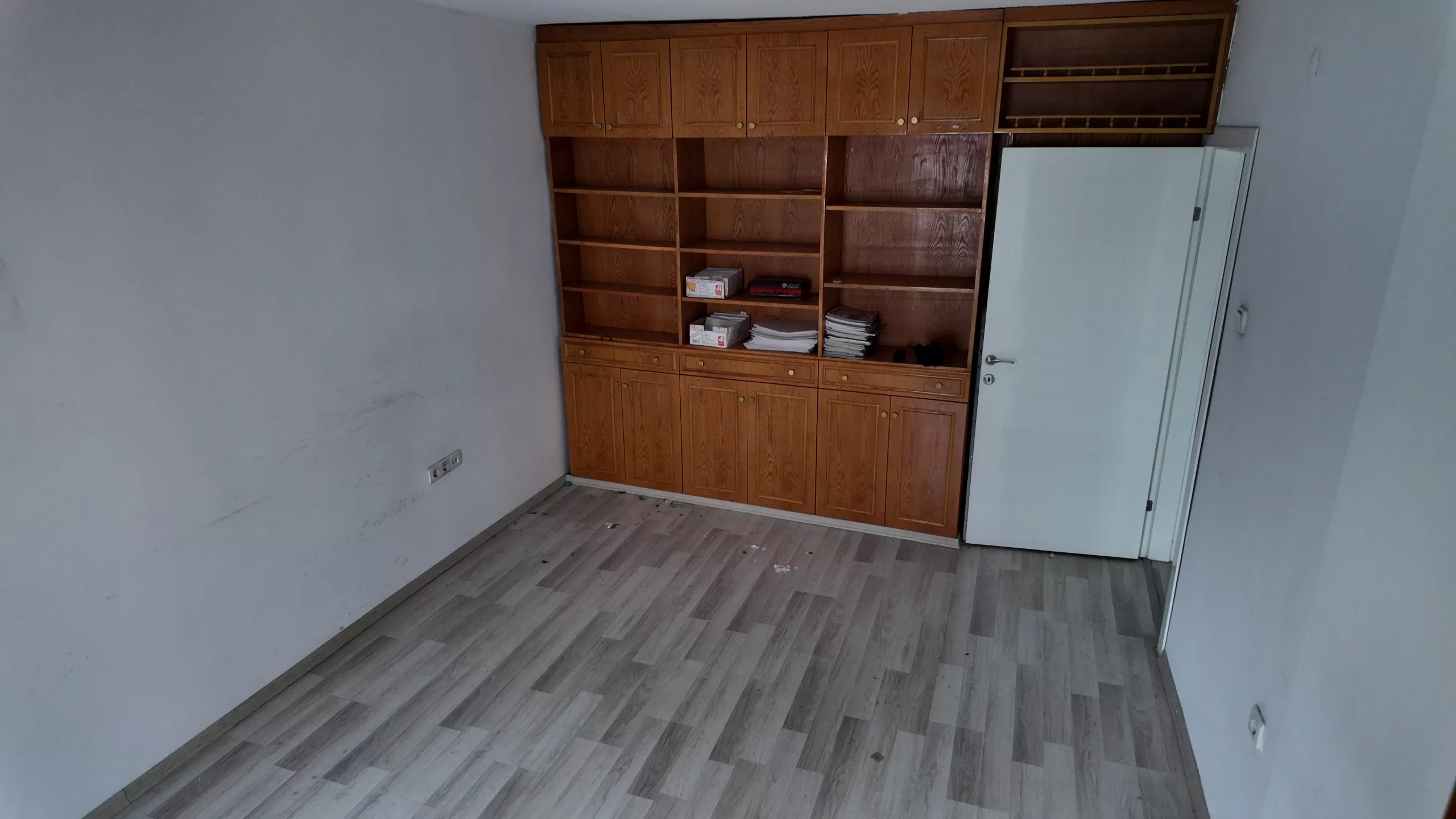 KORKUT REİS'TE METRONUN DİBİNDE 4.KAT ÇİFT ASANSÖRLÜ 2+1 SATILIK DAİRE - Görsel 10