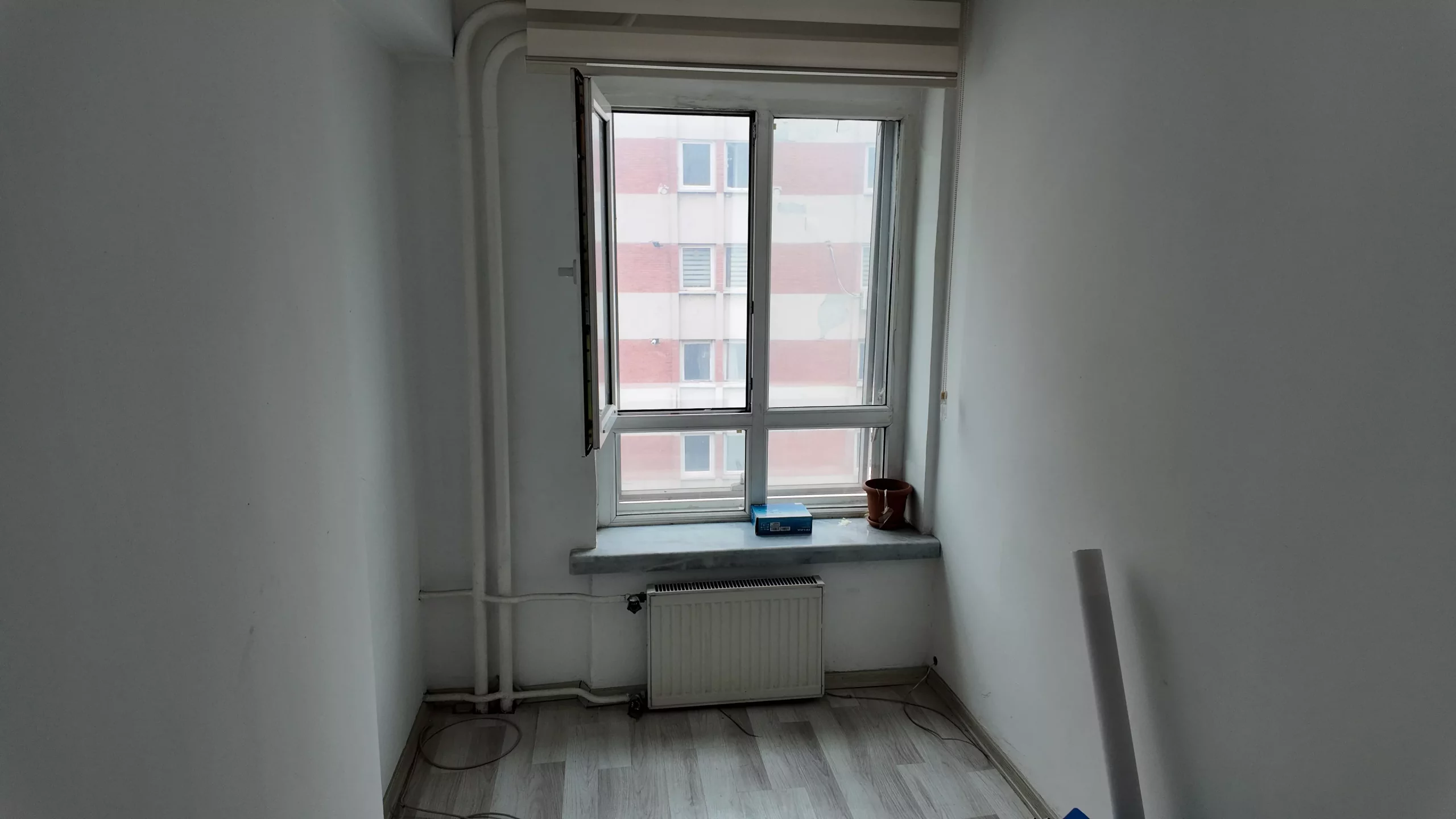 KORKUT REİS'TE METRONUN DİBİNDE 4.KAT ÇİFT ASANSÖRLÜ 2+1 SATILIK DAİRE - Görsel 13