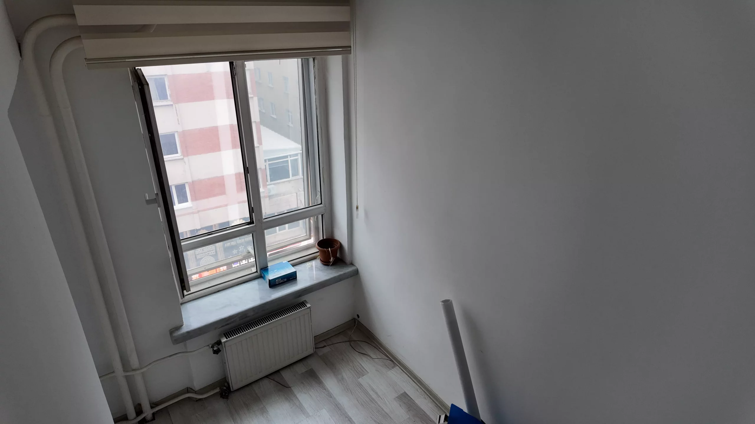 KORKUT REİS'TE METRONUN DİBİNDE 4.KAT ÇİFT ASANSÖRLÜ 2+1 SATILIK DAİRE - Görsel 15