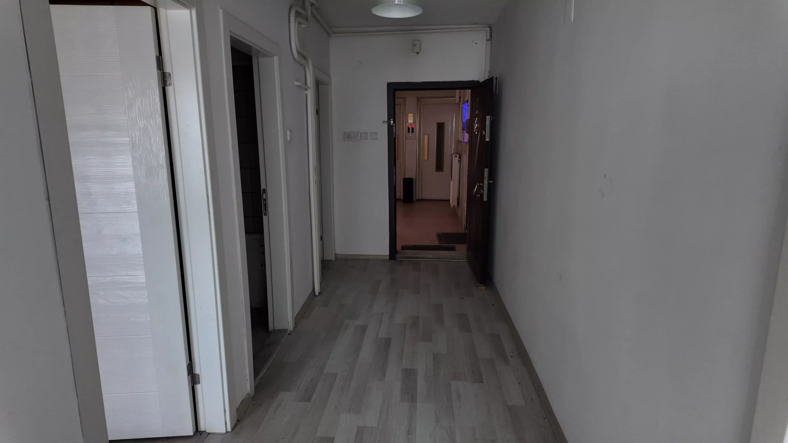 KORKUT REİS'TE METRONUN DİBİNDE 4.KAT ÇİFT ASANSÖRLÜ 2+1 SATILIK DAİRE - Görsel 26