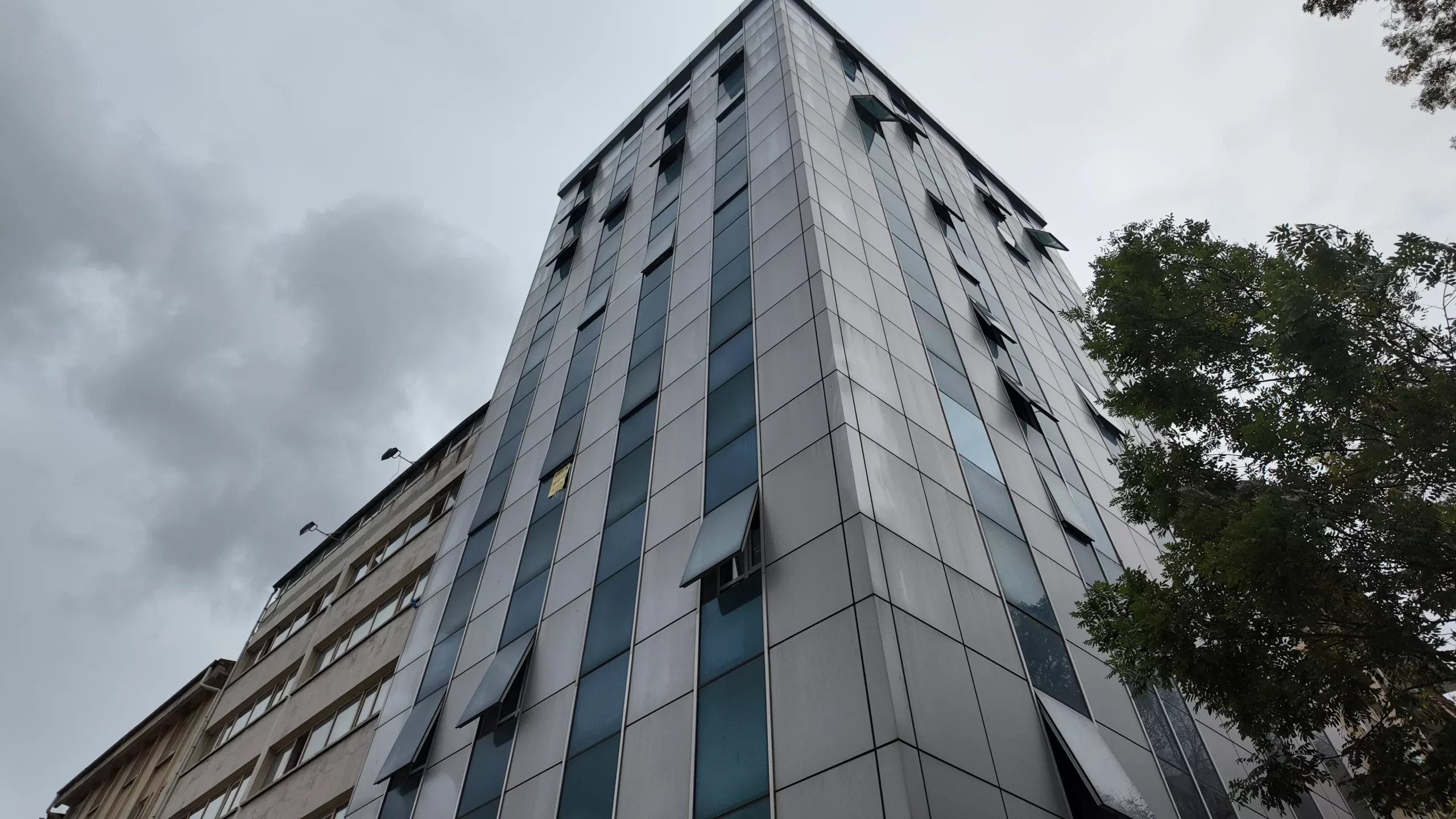 KORKUT REİS'TE METRONUN DİBİNDE 4.KAT ÇİFT ASANSÖRLÜ 2+1 SATILIK DAİRE - Görsel 35