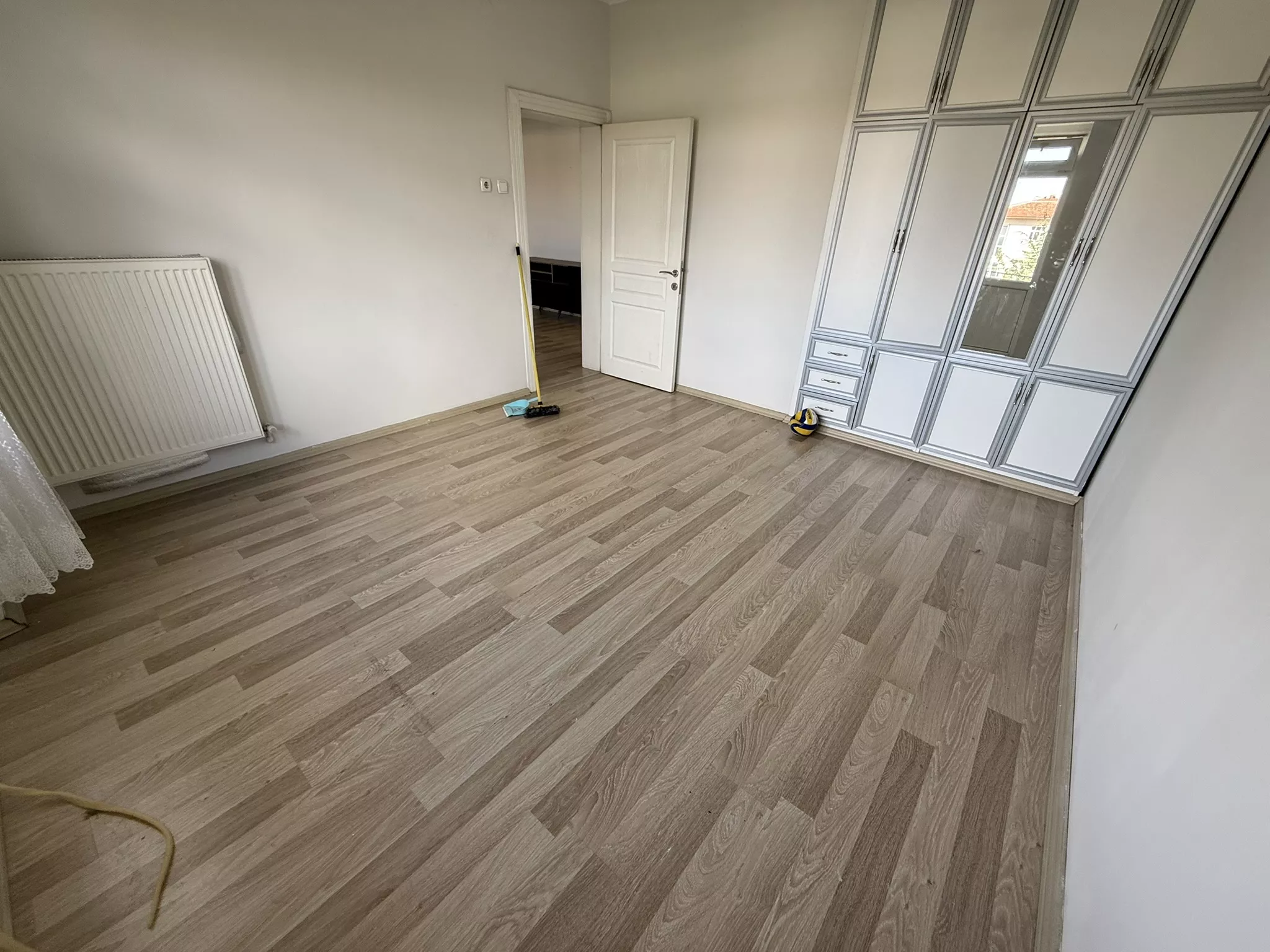 KORKUTREİS'TE KIZILAY'A 10 DK ÖN CEPHE 2+1 YAPILI SATILIK DAİRE - Görsel 24