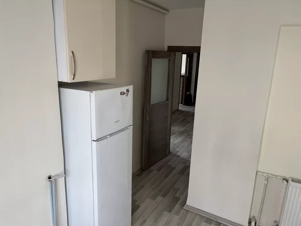 SGK'NIN HEMEN KARŞISINDA 4+1 GENİŞ DAİRE-İŞ VE YAŞAM İÇİN MÜKEMMEL KONUM - Görsel 8