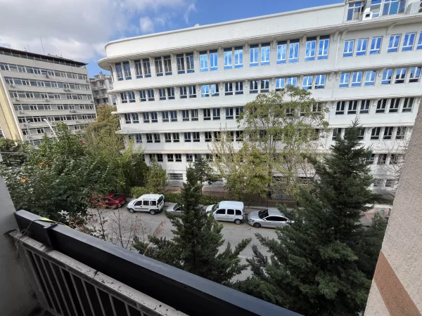 SGK'NIN HEMEN KARŞISINDA 4+1 GENİŞ DAİRE-İŞ VE YAŞAM İÇİN MÜKEMMEL KONUM - Görsel 14