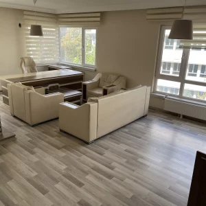 SGK'NIN HEMEN KARŞISINDA 4+1 GENİŞ DAİRE-İŞ VE YAŞAM İÇİN MÜKEMMEL KONUM