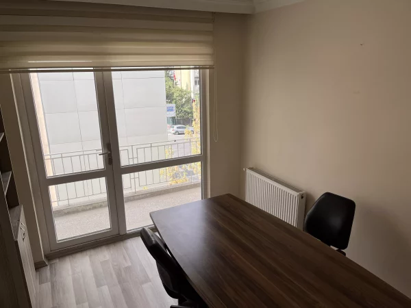 SGK'NIN HEMEN KARŞISINDA 4+1 GENİŞ DAİRE-İŞ VE YAŞAM İÇİN MÜKEMMEL KONUM - Görsel 26