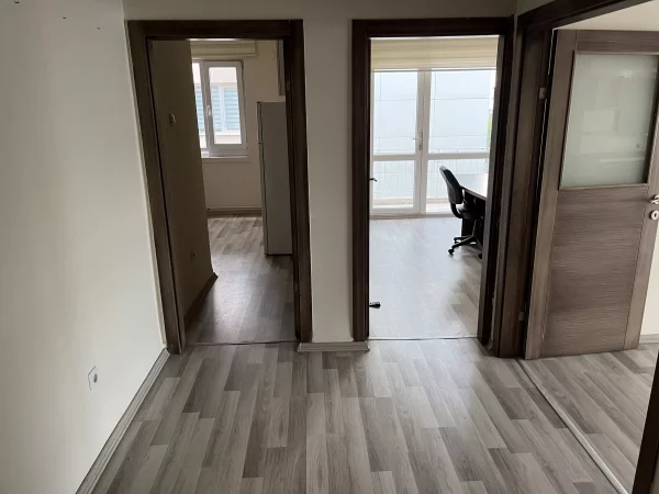 SGK'NIN HEMEN KARŞISINDA 4+1 GENİŞ DAİRE-İŞ VE YAŞAM İÇİN MÜKEMMEL KONUM - Görsel 47