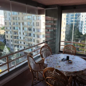 ÇUKURAMBARDA GENİŞ METRAJLI YÜKSEK KAT 4+1 FIRSAT DAİRE