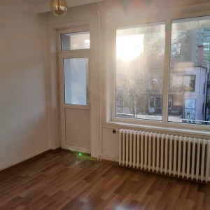 BESTEKAR SOKAKTA MERKEZİ KONUMDA 4 BÖLÜMLÜ 160 M2 KİRALIK İŞYERİ