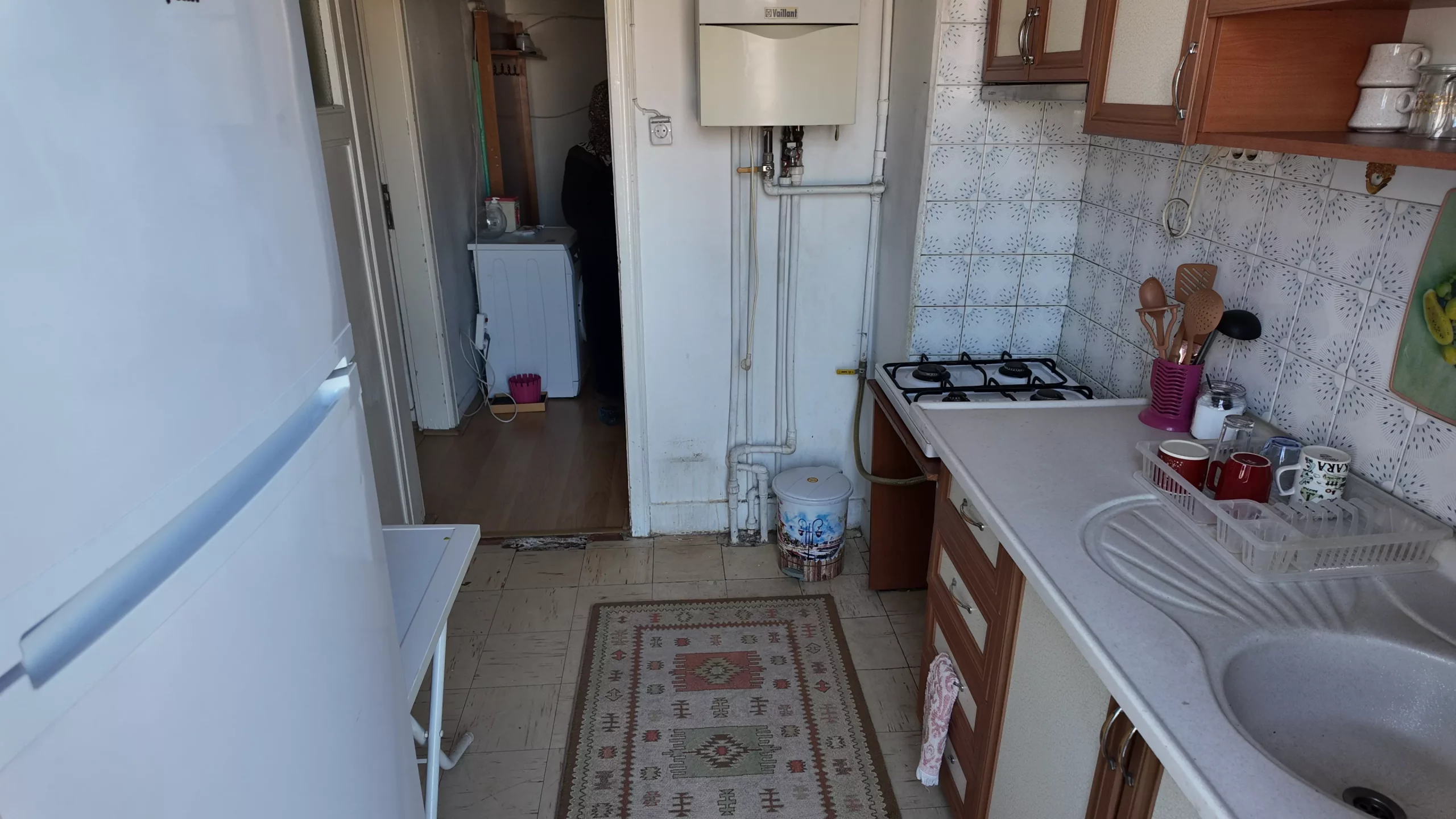 CEBECİ'DE KİRA GETİRİLİ YATIRIMLIK MERKEZİ KONUMDA 2+1 DAİRE - Görsel 2