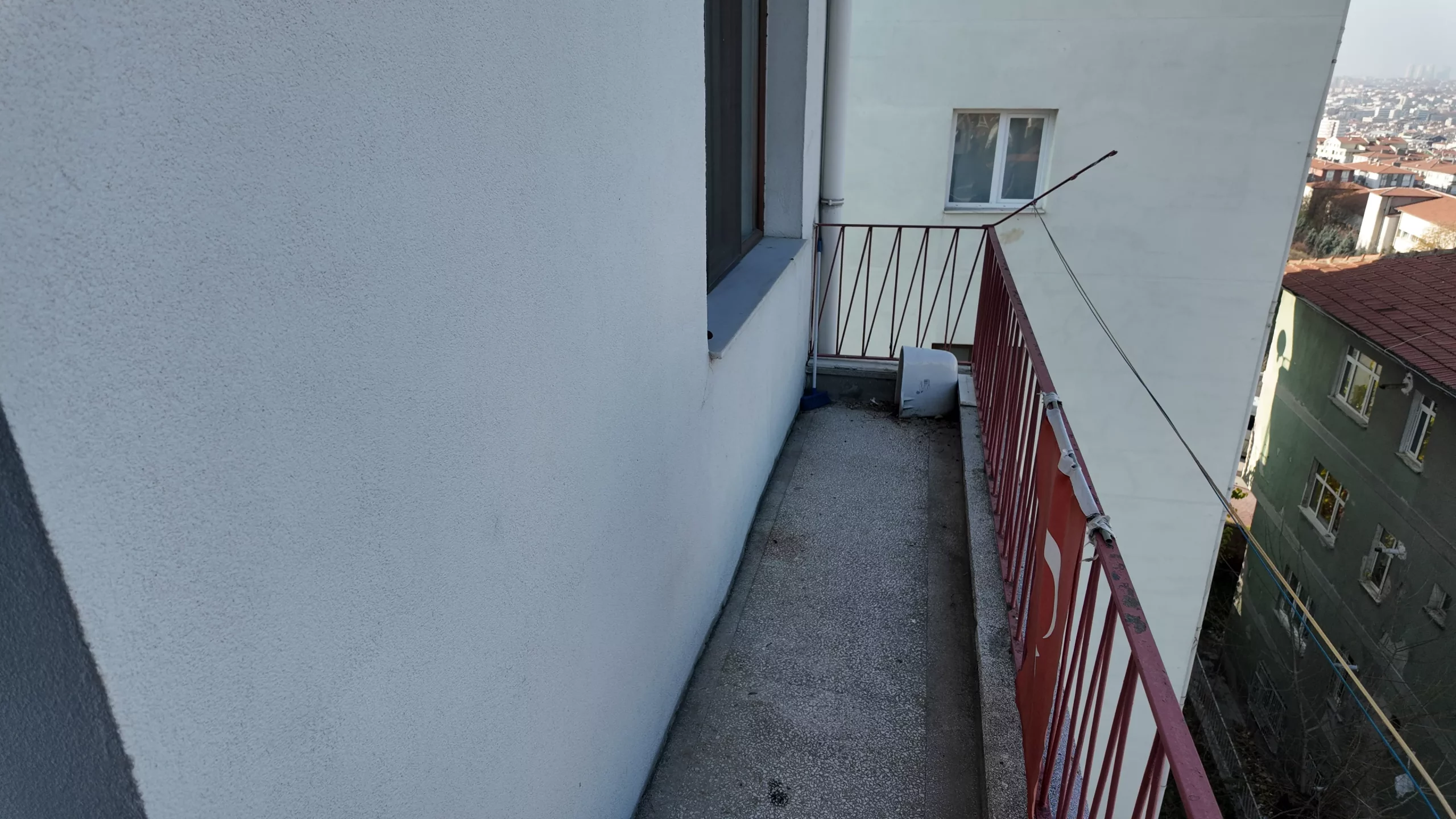 CEBECİ'DE KİRA GETİRİLİ YATIRIMLIK MERKEZİ KONUMDA 2+1 DAİRE - Görsel 3