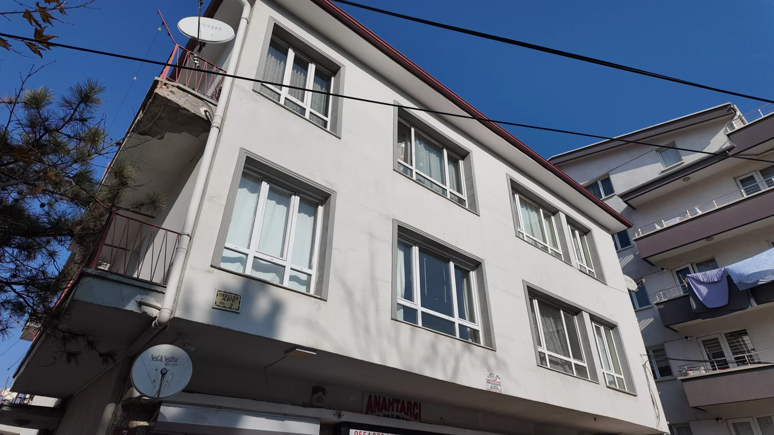 CEBECİ'DE KİRA GETİRİLİ YATIRIMLIK MERKEZİ KONUMDA 2+1 DAİRE